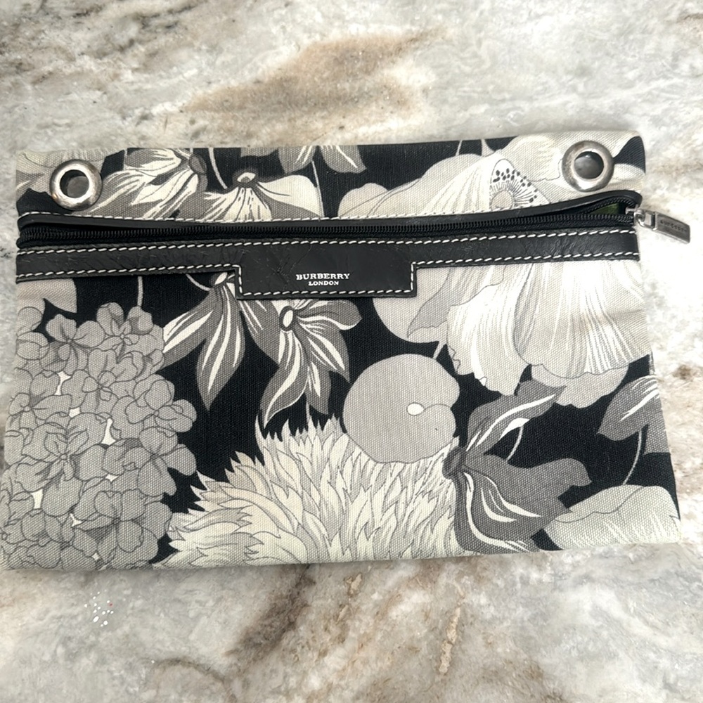 Burberry pouch